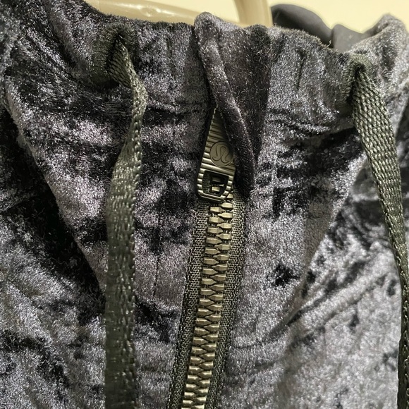 Lululemon crushed velvet set jacket size 6, jogger size 8 color : black - Picture 4 of 7